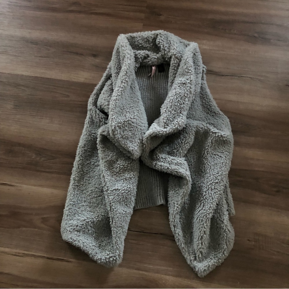 Love By Design Gray Sherpa Open Waterfall Front Vest Women Large